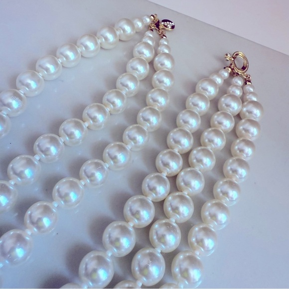 NWOT Elegant Triple Strand Pearl Necklace w Crystal Orb/Cross - Picture 4 of 4